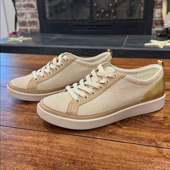Vionic Winny Beige and Gold Women's Sneakers size 8.5 wide - Picture 1 of 10